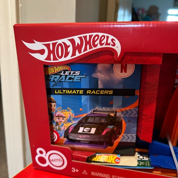 Hot wheels Racers Limited Edition Gift Set - Picture 3 of 7